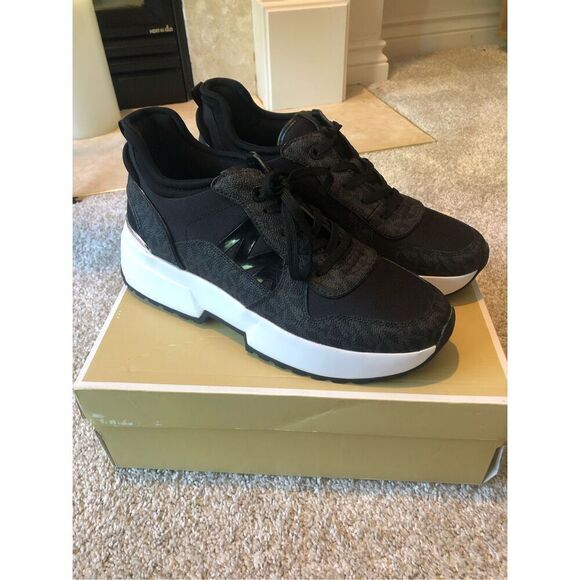 Michael Michael Kors Women’s Black Platform Lace Up Sneakers Size 9.5 NWT